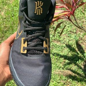 Nike Kyrie Flytrap 4 Black and Metallic Gold 🖤
